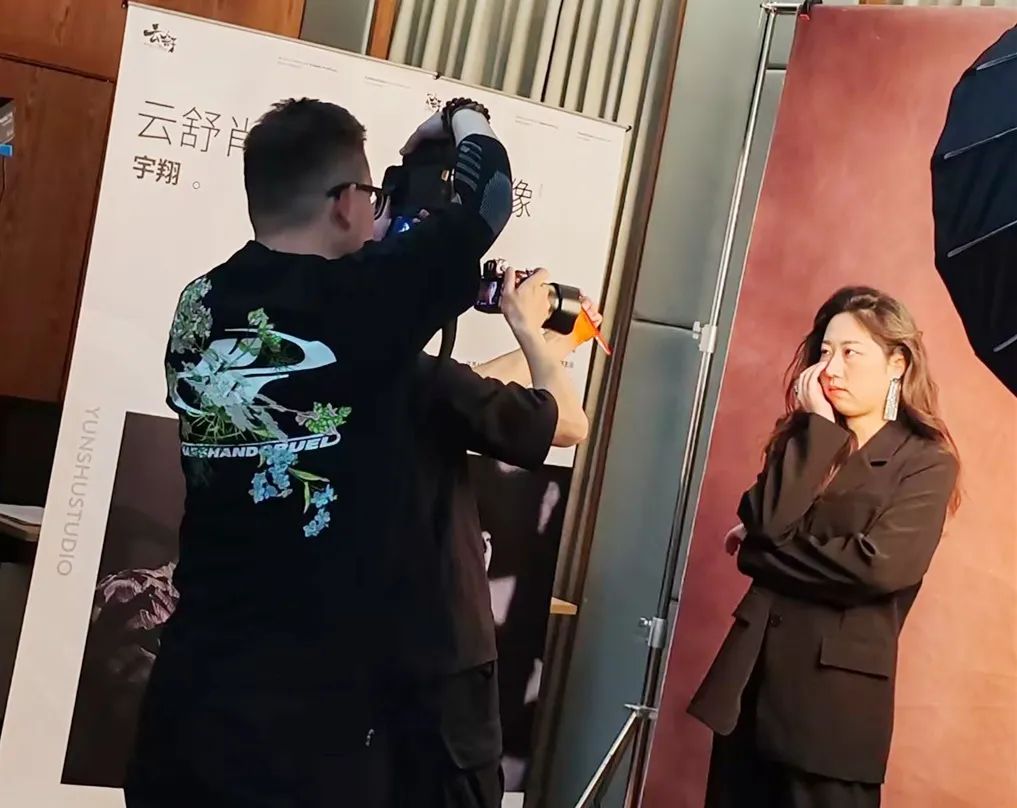 双安阛阓开展女装品牌肖像艺术节_多彩联盟集团官方网站