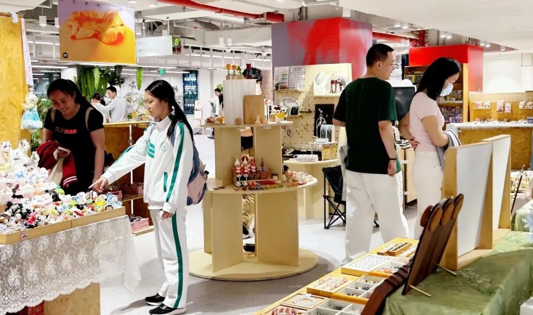 重塑?破界?配合——解码双安阛阓焕新密钥_多彩联盟集团官方网站