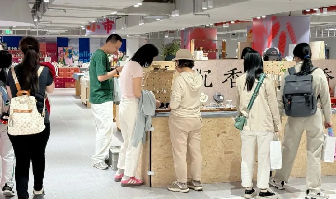 重塑?破界?配合——解码双安阛阓焕新密钥_多彩联盟集团官方网站
