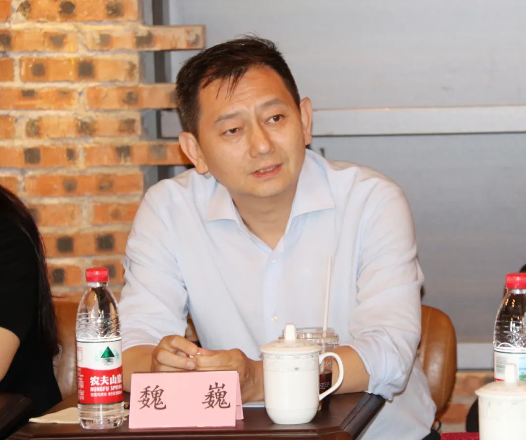 北京区域召开谋划剖析会，，，共探“一店一策”转型之路_多彩联盟集团官方网站