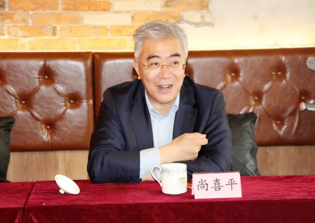 北京区域召开谋划剖析会，，，共探“一店一策”转型之路_多彩联盟集团官方网站