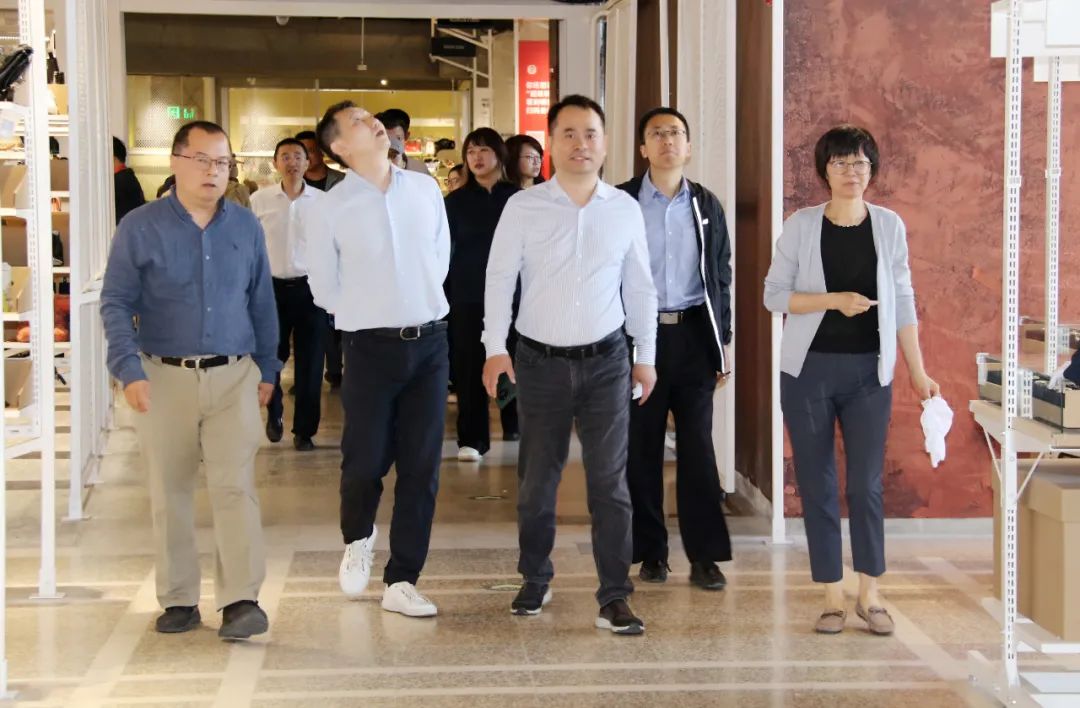 北京区域召开谋划剖析会，，，共探“一店一策”转型之路_多彩联盟集团官方网站